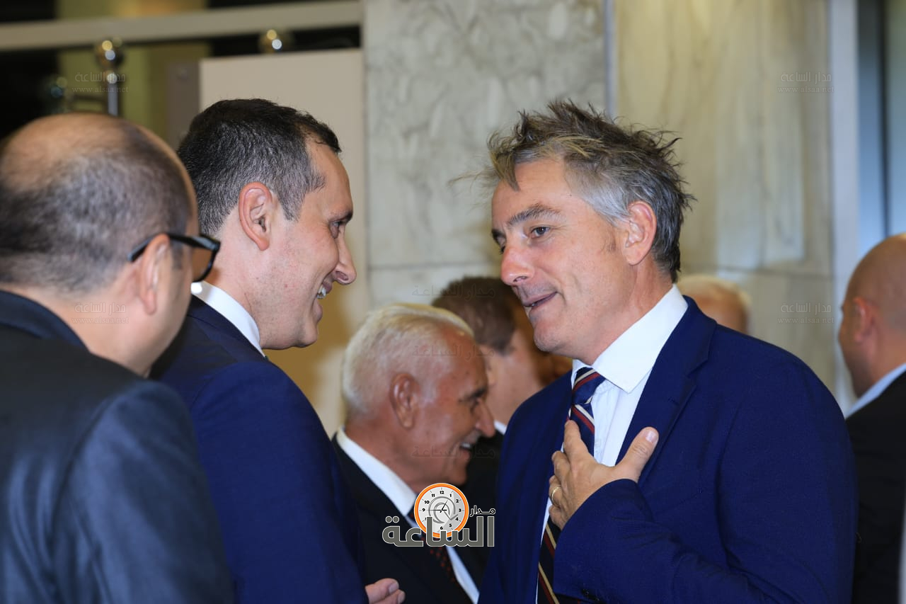 Madar Al-Saa Images 0.5861764999672497