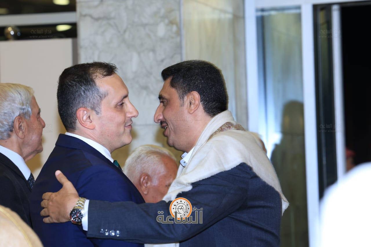 Madar Al-Saa Images 0.0412195242226332