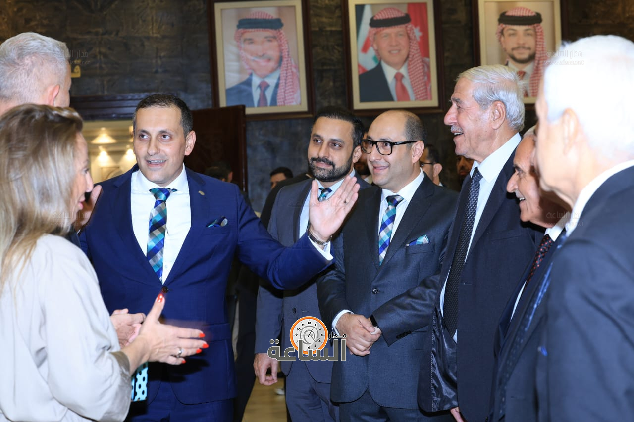 Madar Al-Saa Images 0.42122739297333356