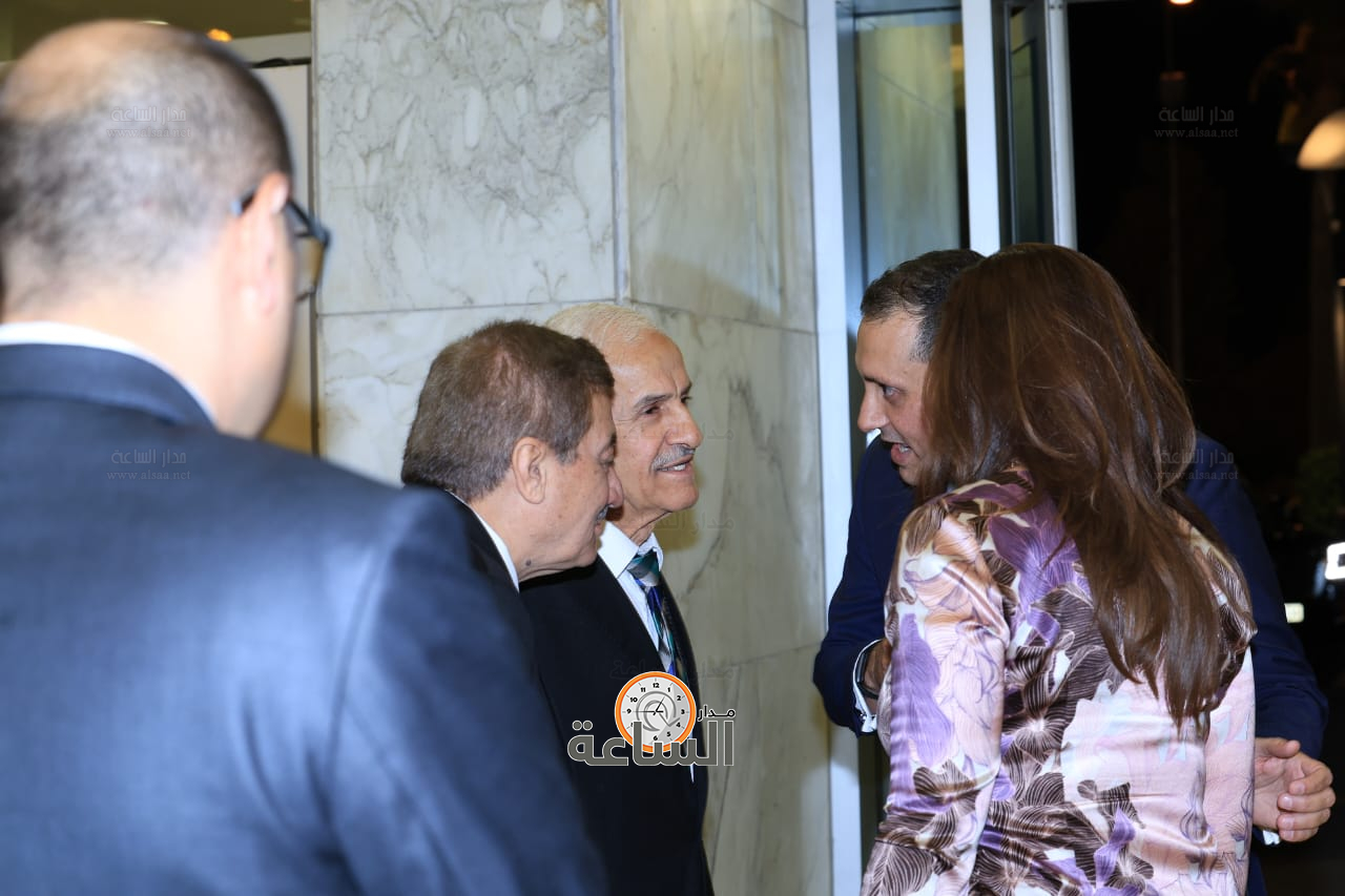 Madar Al-Saa Images 0.8621073387067687