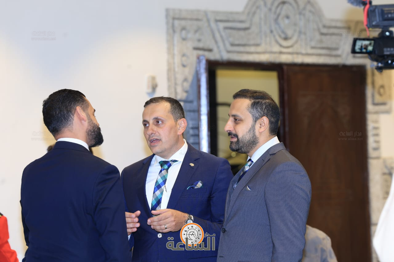 Madar Al-Saa Images 0.7022032491265122