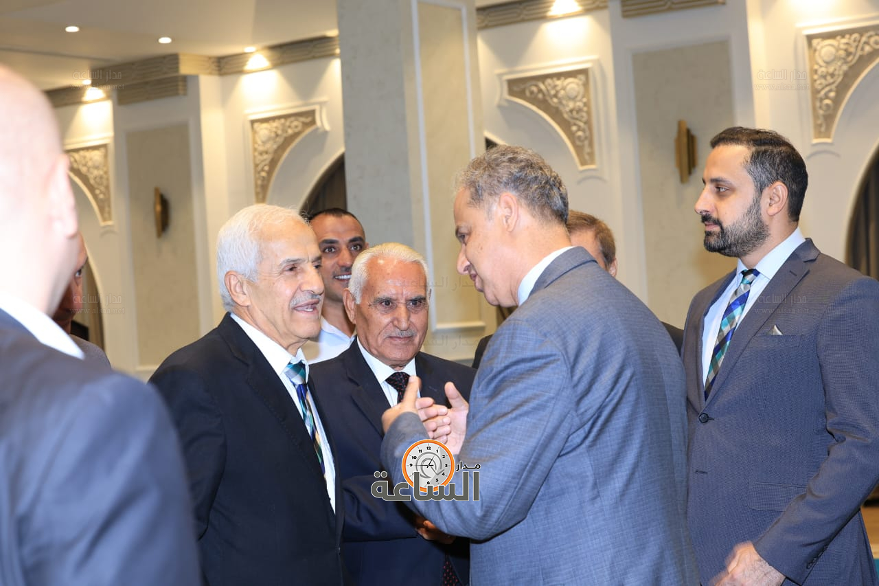 Madar Al-Saa Images 0.5588632780618165