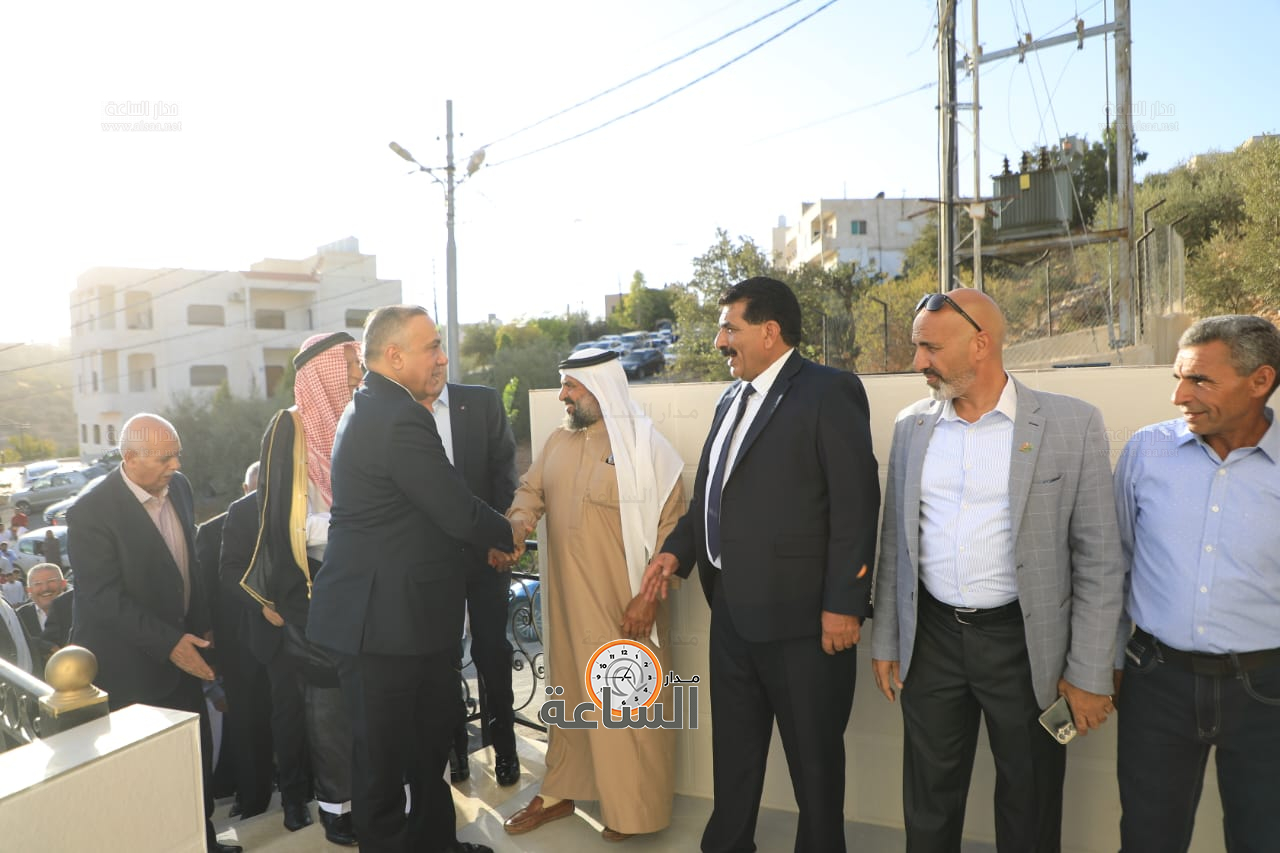 Madar Al-Saa Images 0.22080605385753937