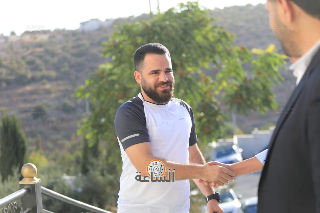 Madar Al-Saa Images 0.9916045297125301