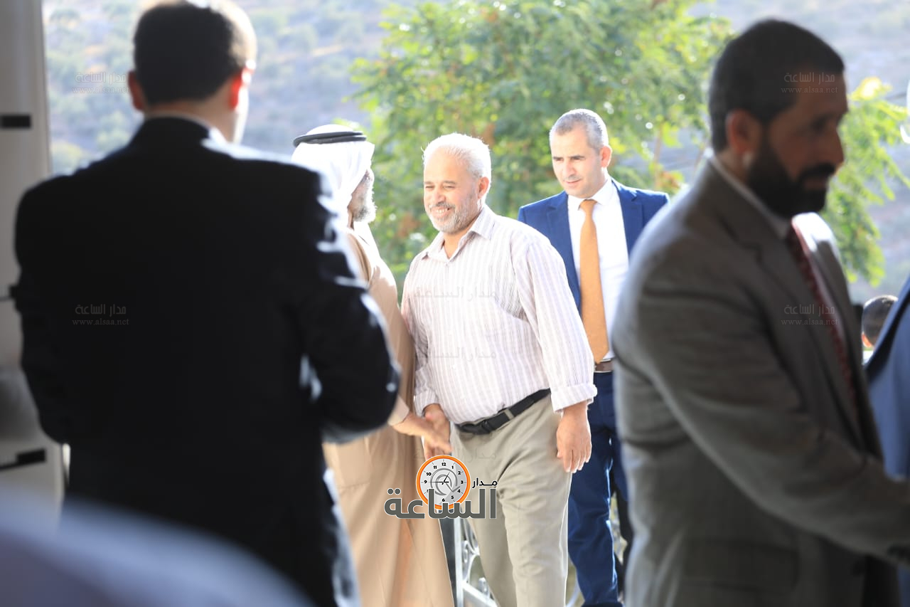 Madar Al-Saa Images 0.5857209693292994