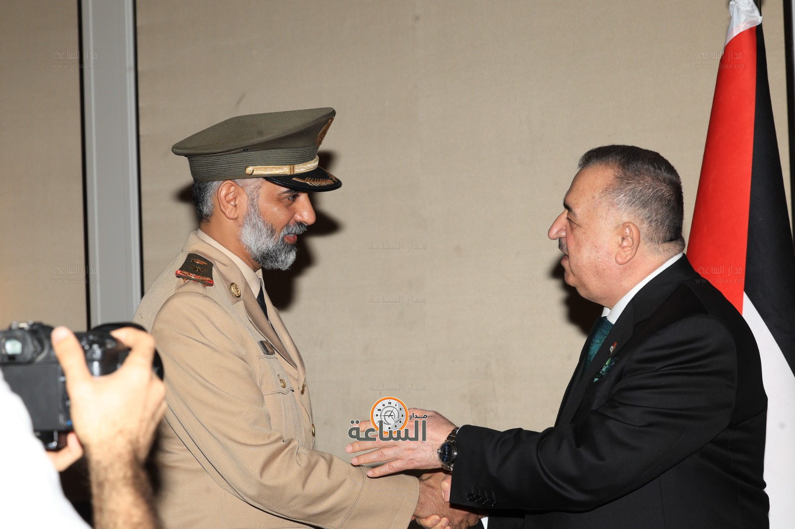 Madar Al-Saa Images 0.5160339301161107