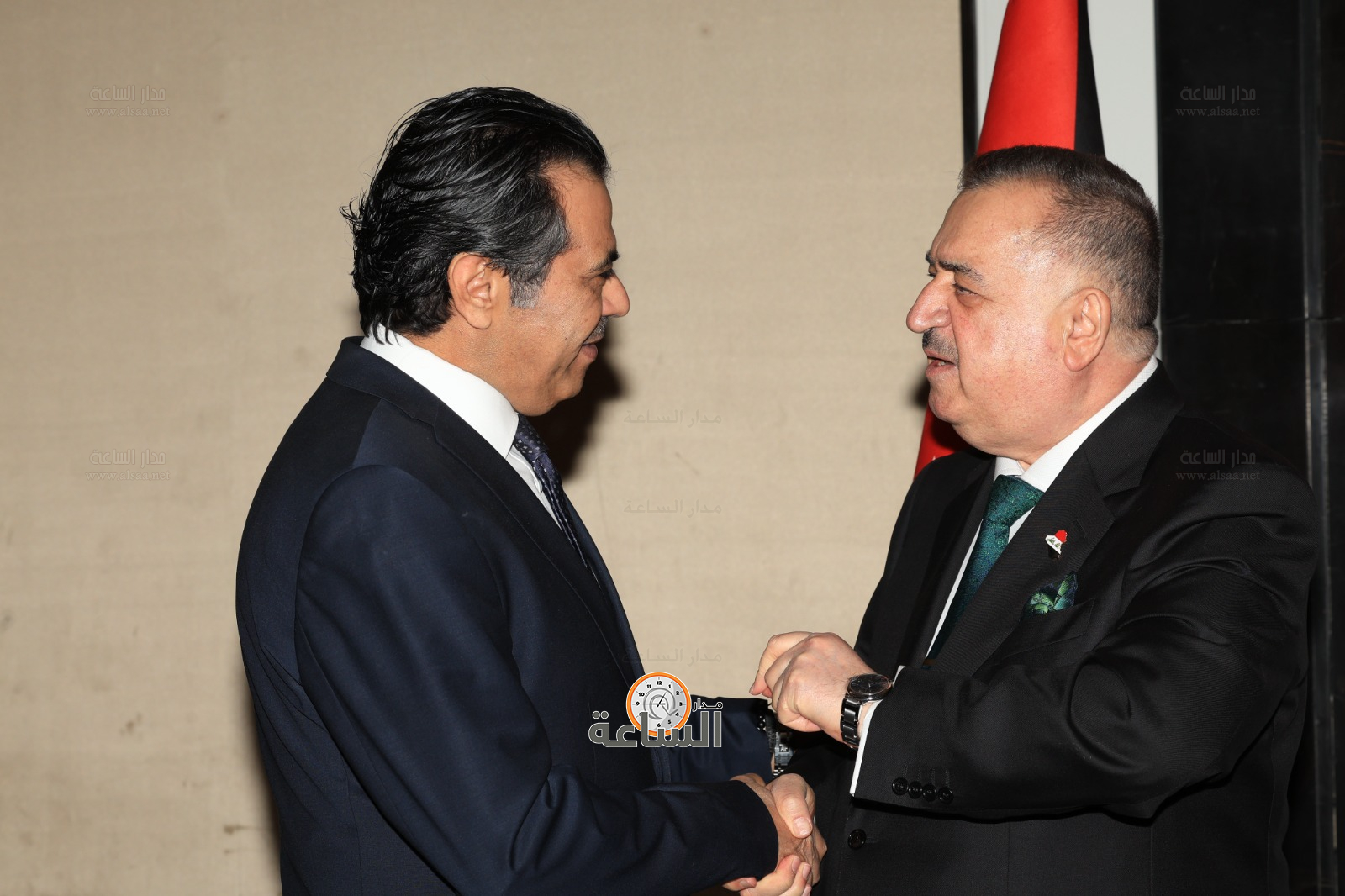 Madar Al-Saa Images 0.832196824643847