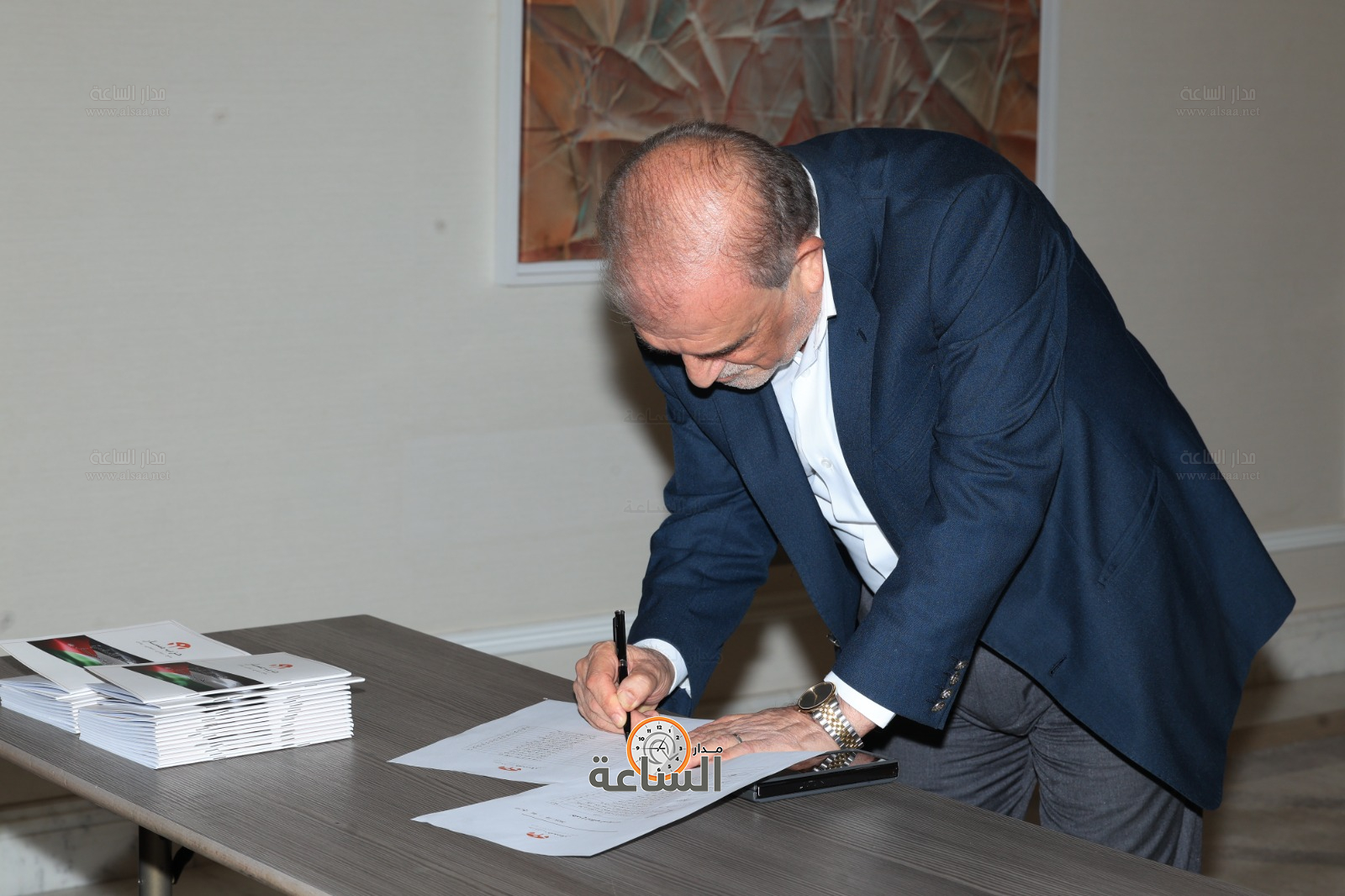 Madar Al-Saa Images 0.5737044975202975