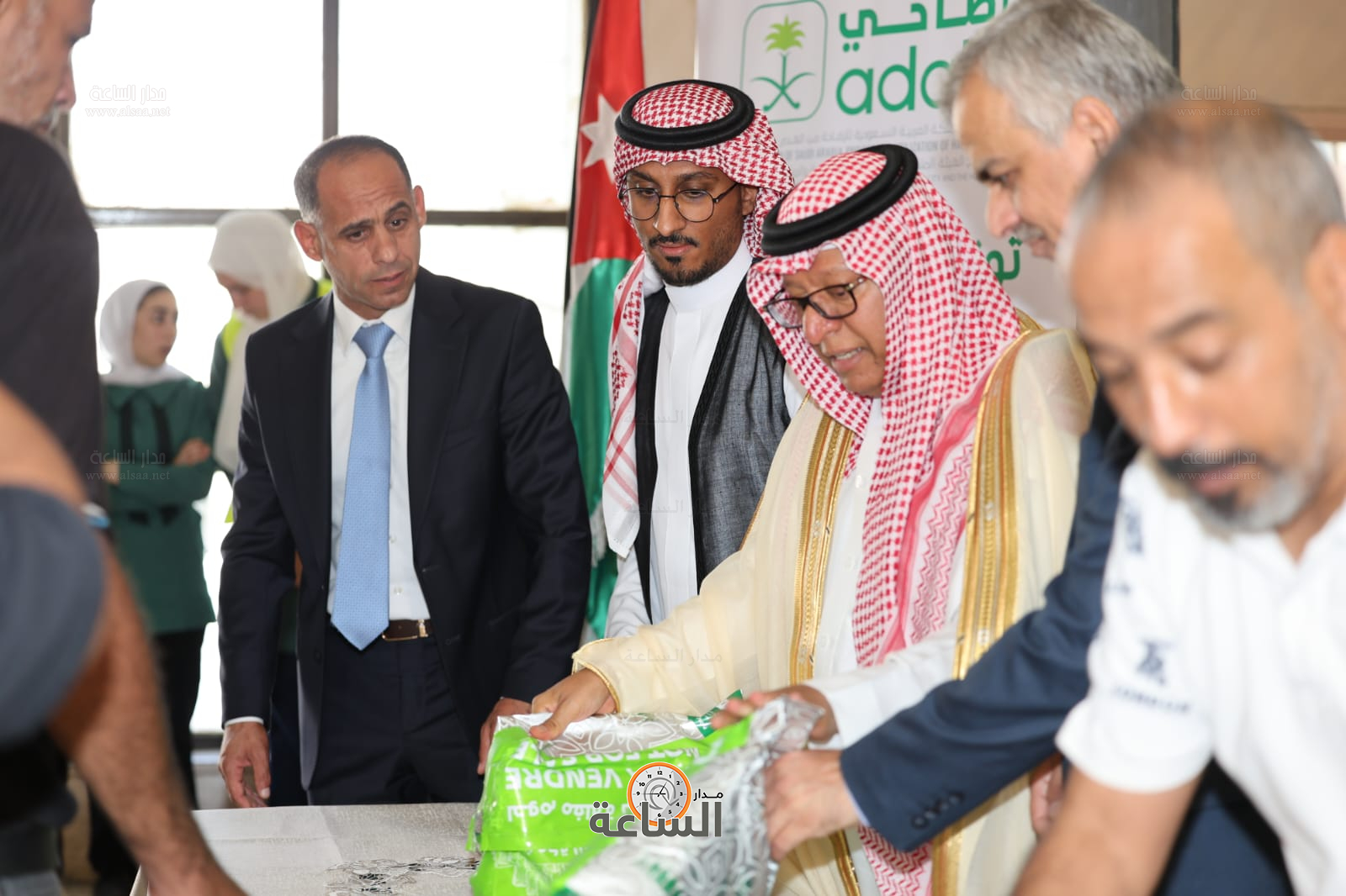 Madar Al-Saa Images 0.4160329445713644