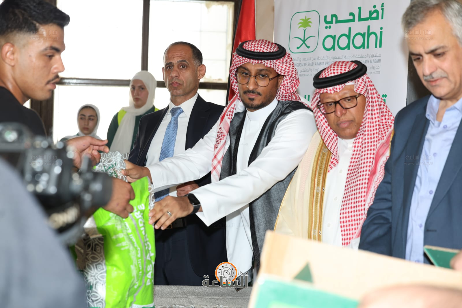 Madar Al-Saa Images 0.09421704274518539