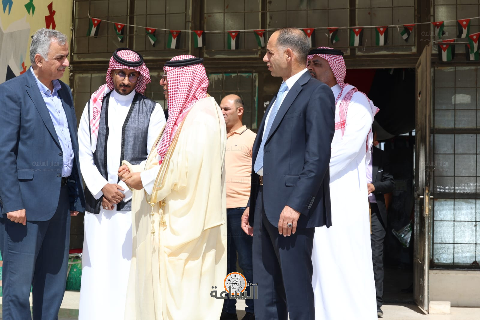 Madar Al-Saa Images 0.32116739980534204