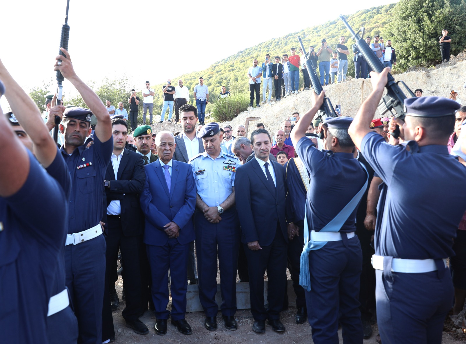 Madar Al-Saa Images 0.38527729954863044