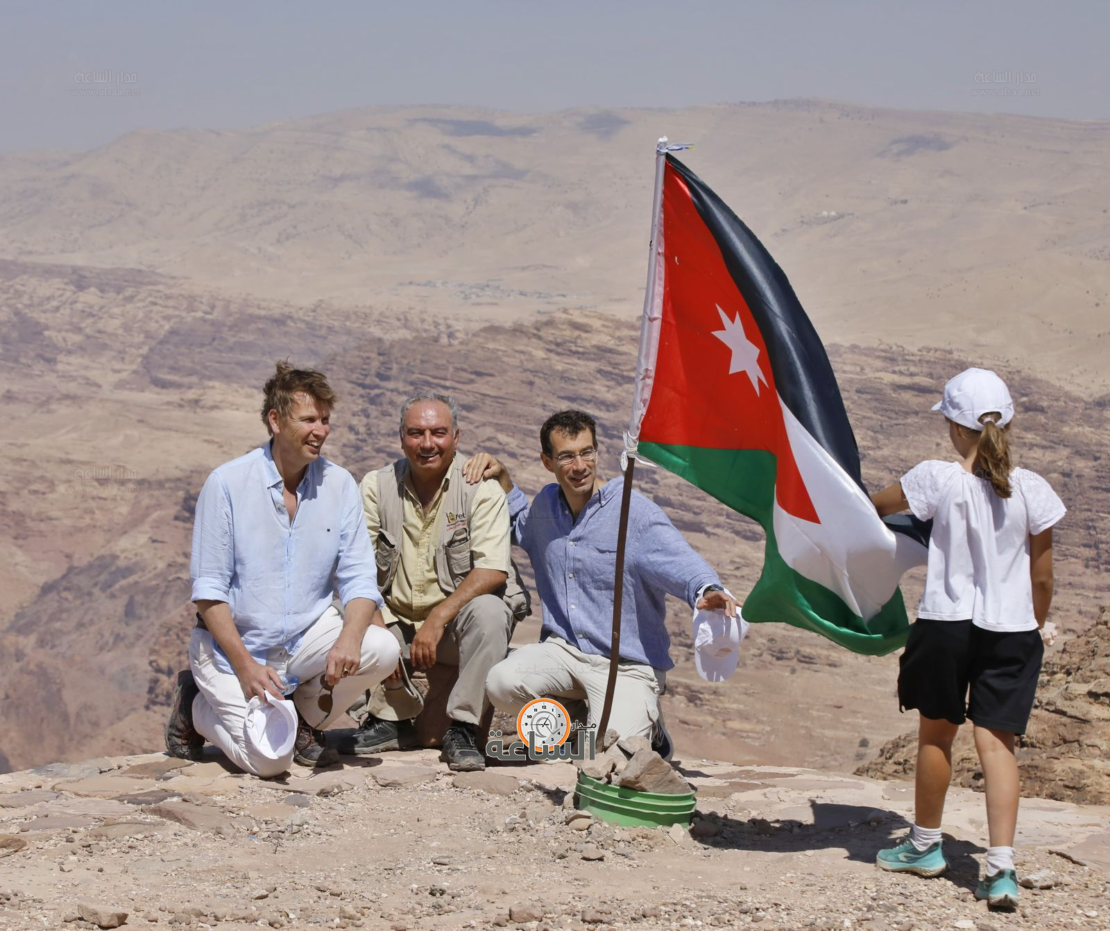 Madar Al-Saa Images 0.9497704589228974