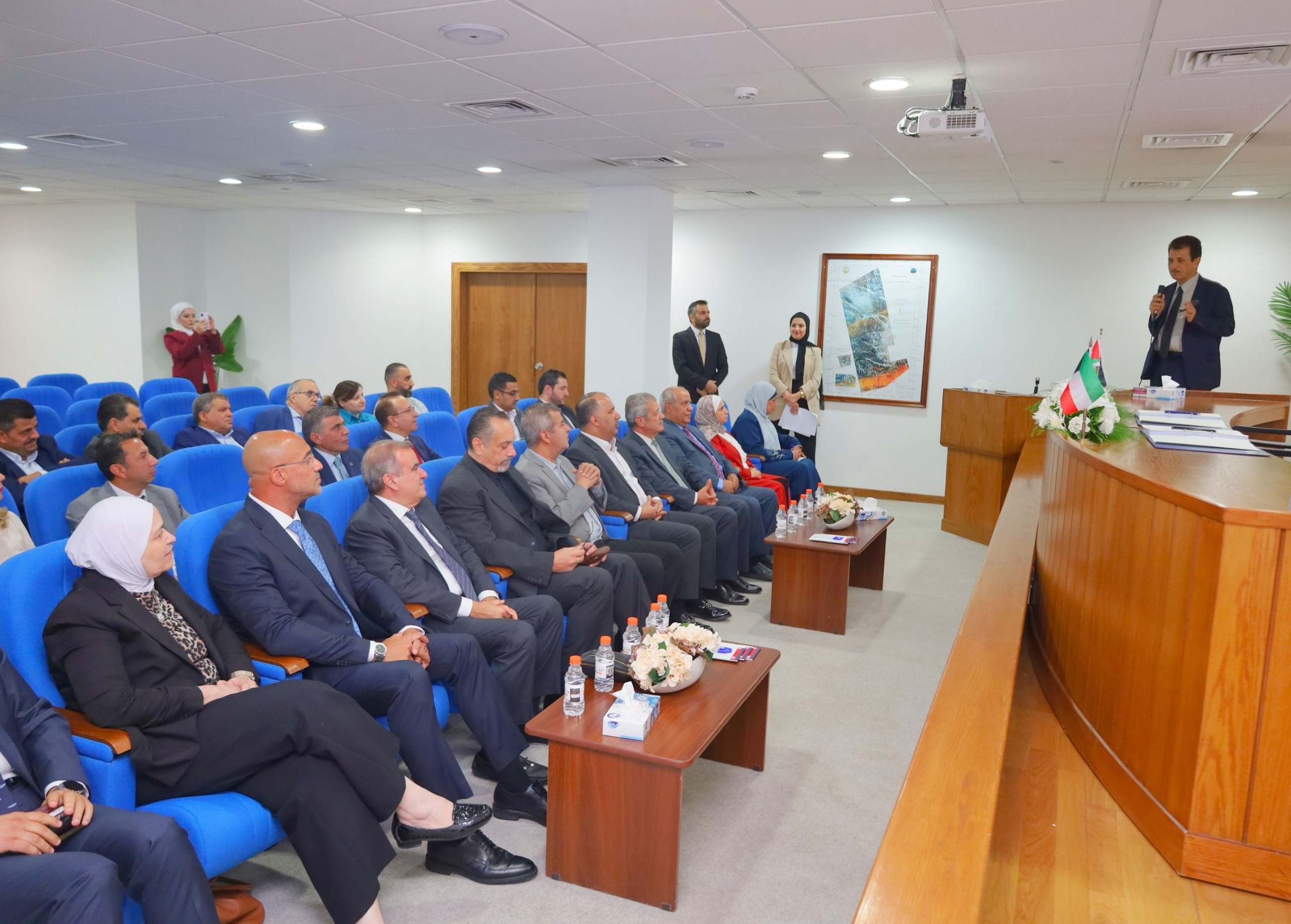 Madar Al-Saa Images 0.1739319364861025