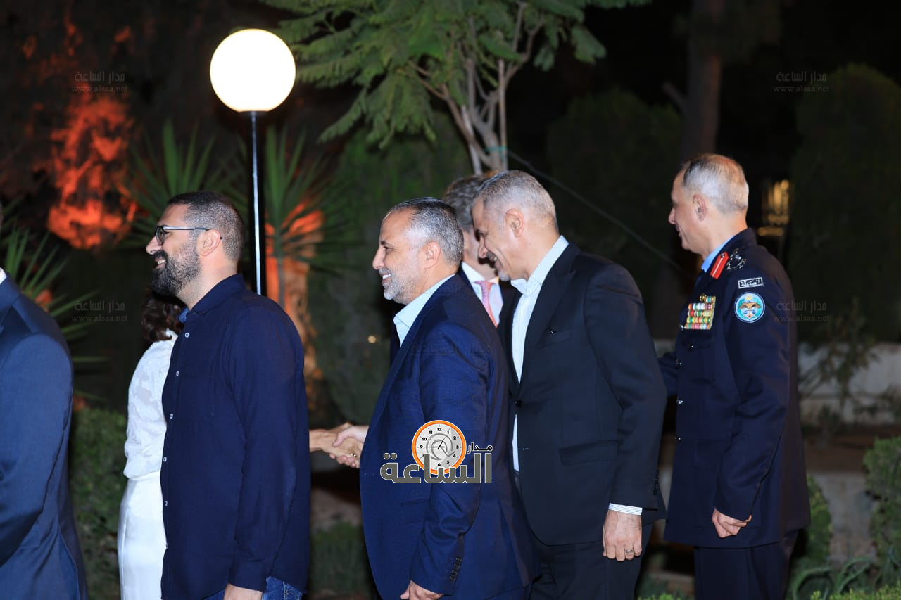 Madar Al-Saa Images 0.6429240877140162