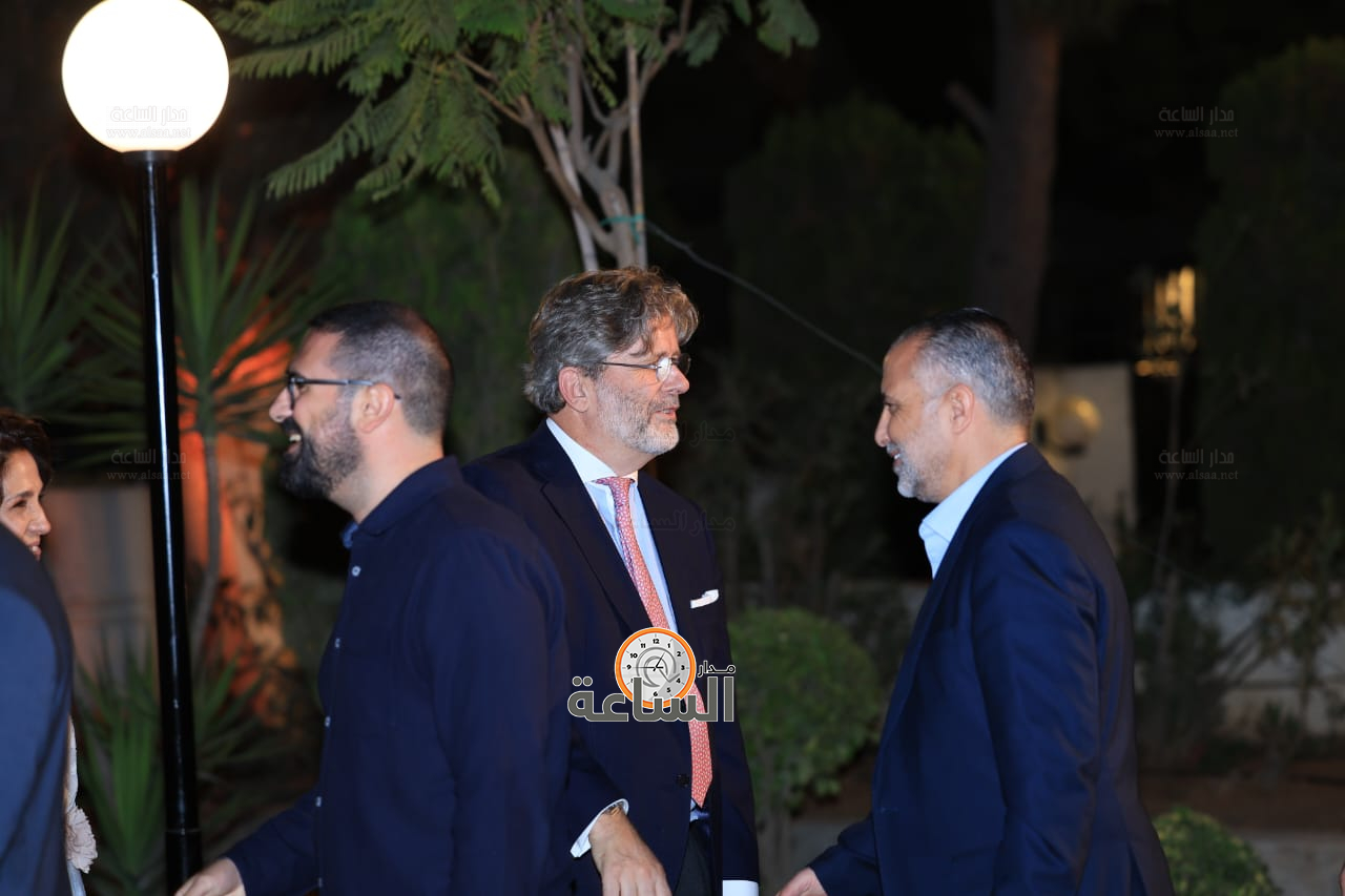 Madar Al-Saa Images 0.33481351707419893