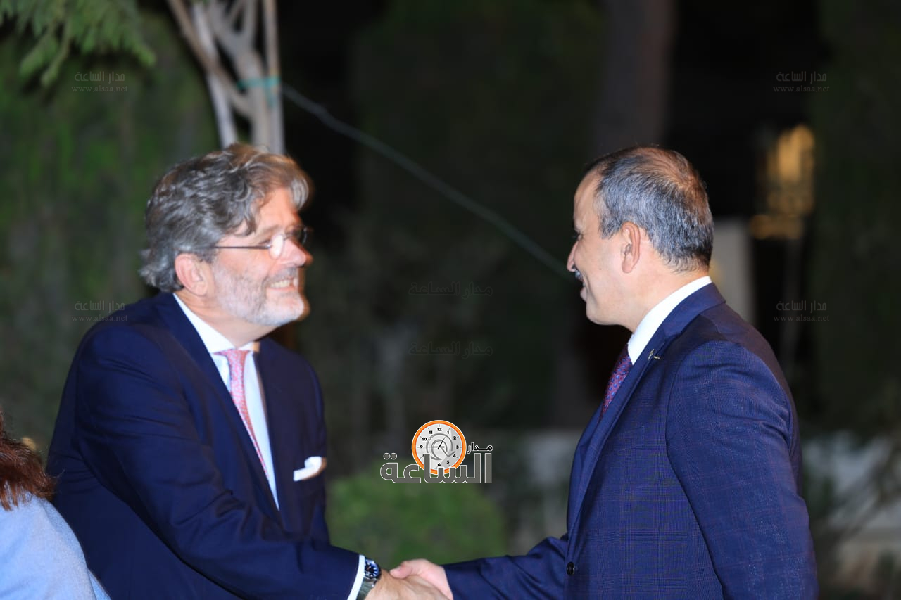 Madar Al-Saa Images 0.10169027402805264