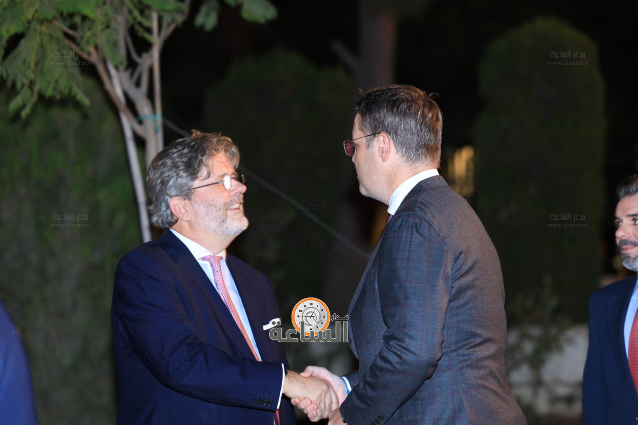 Madar Al-Saa Images 0.863166397999252