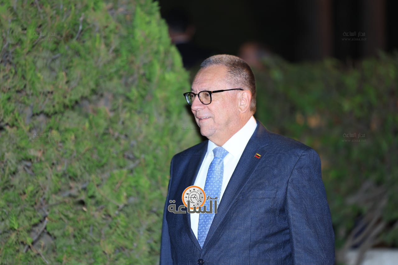 Madar Al-Saa Images 0.8774907463748701