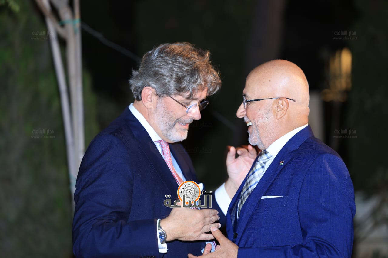 Madar Al-Saa Images 0.1349956739838164