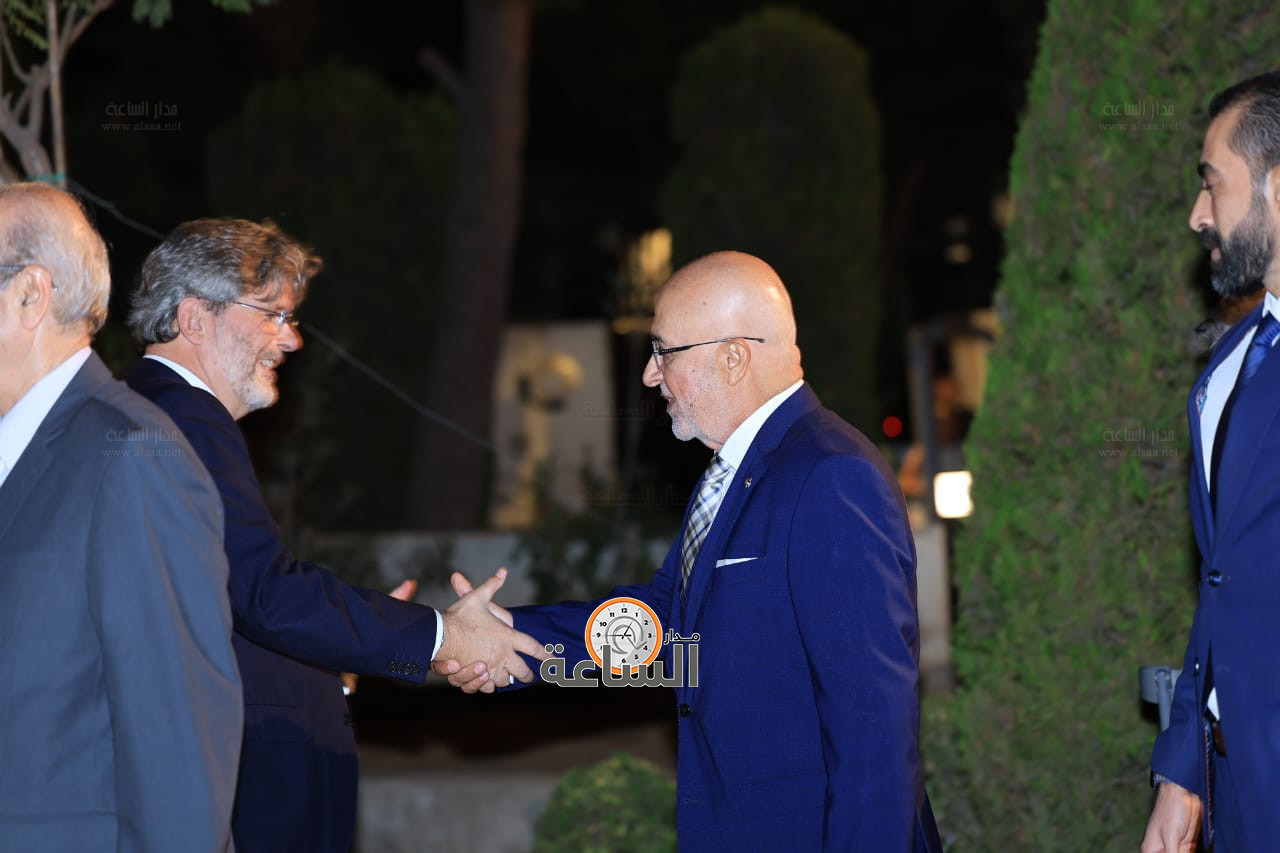 Madar Al-Saa Images 0.9154422345699592