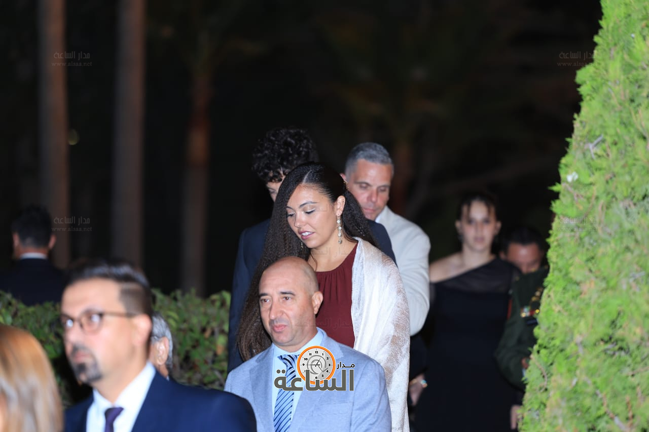 Madar Al-Saa Images 0.9846148787265215