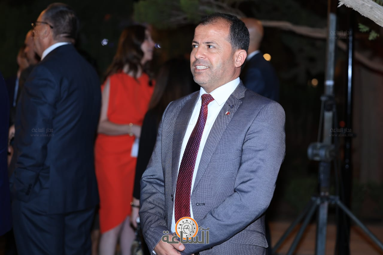 Madar Al-Saa Images 0.04345238291204734