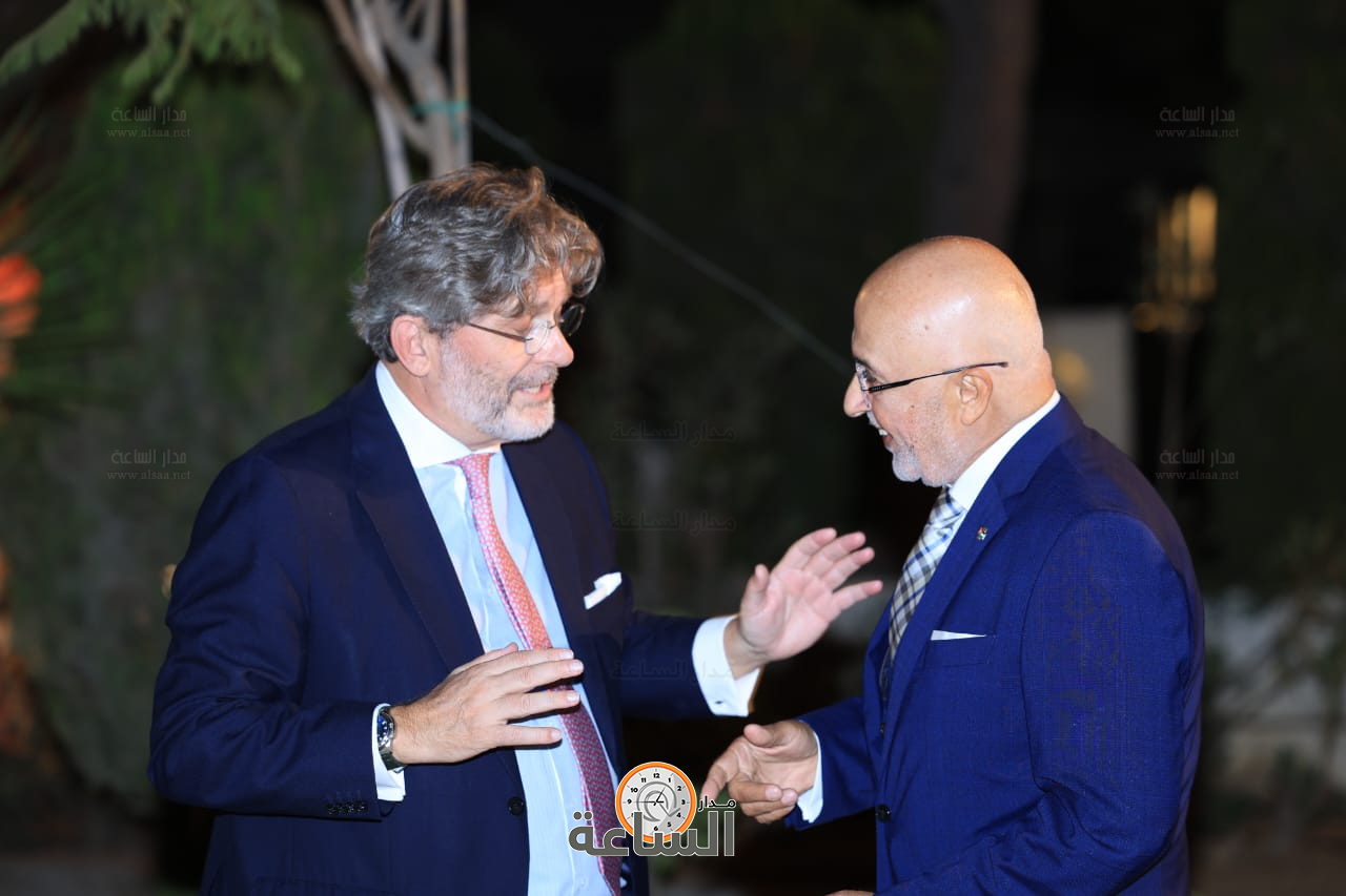 Madar Al-Saa Images 0.6546661504992051