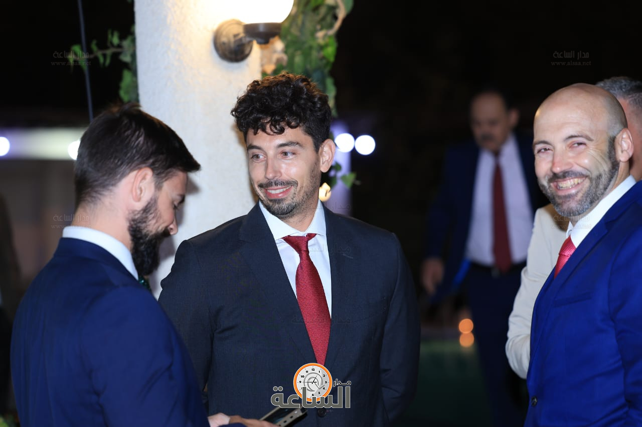 Madar Al-Saa Images 0.4322649371850852