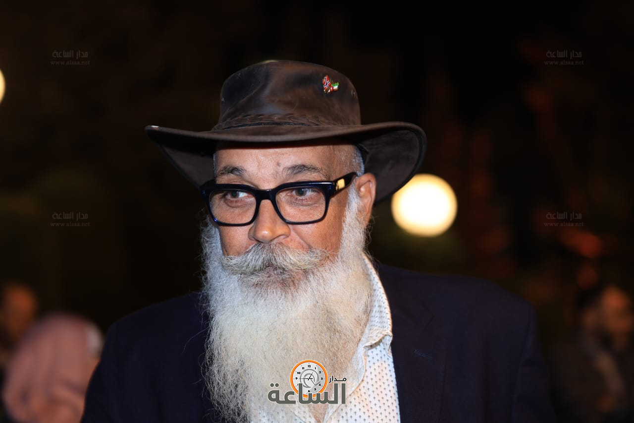 Madar Al-Saa Images 0.8010562137522133