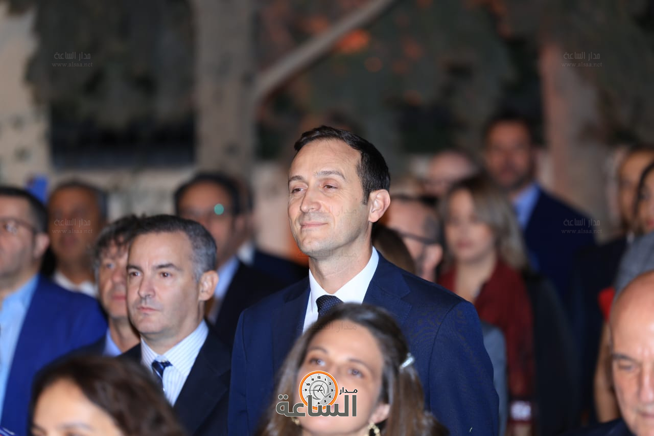 Madar Al-Saa Images 0.034237373090958645