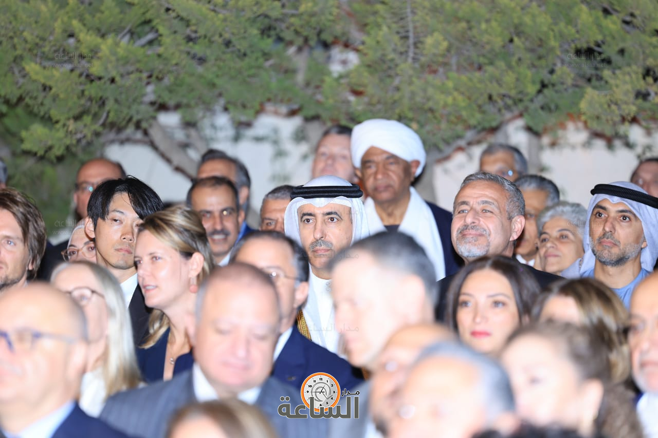 Madar Al-Saa Images 0.8735809910324991