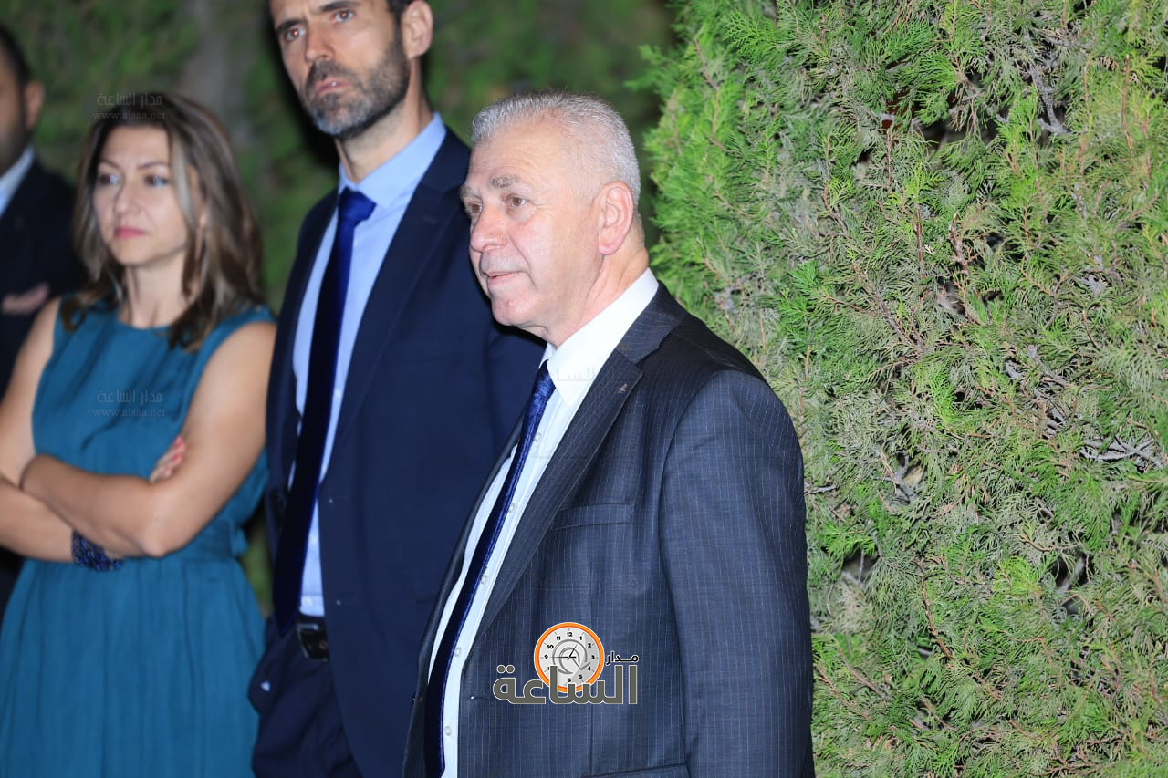 Madar Al-Saa Images 0.44763227725909827