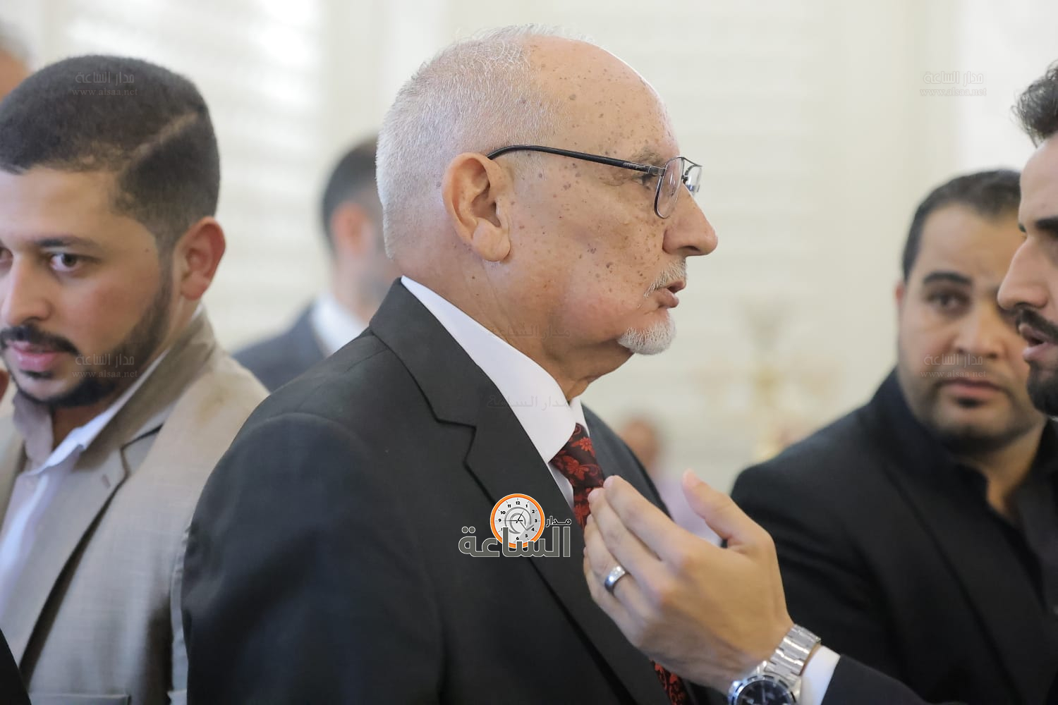 Madar Al-Saa Images 0.385570657119759