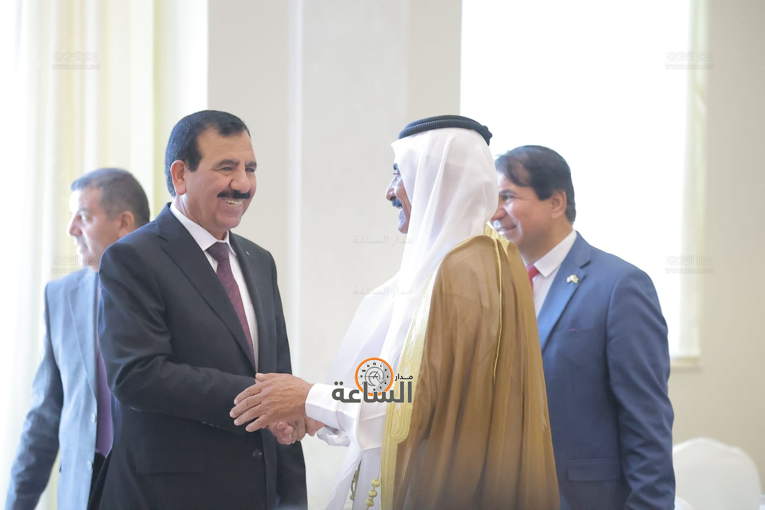 Madar Al-Saa Images 0.7445657254763646