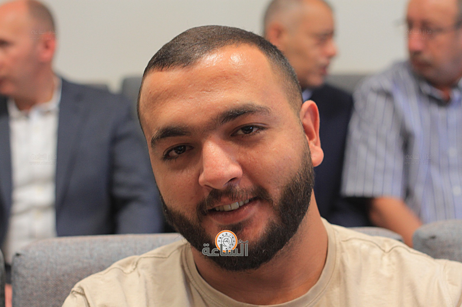 Madar Al-Saa Images 0.24121357067244587