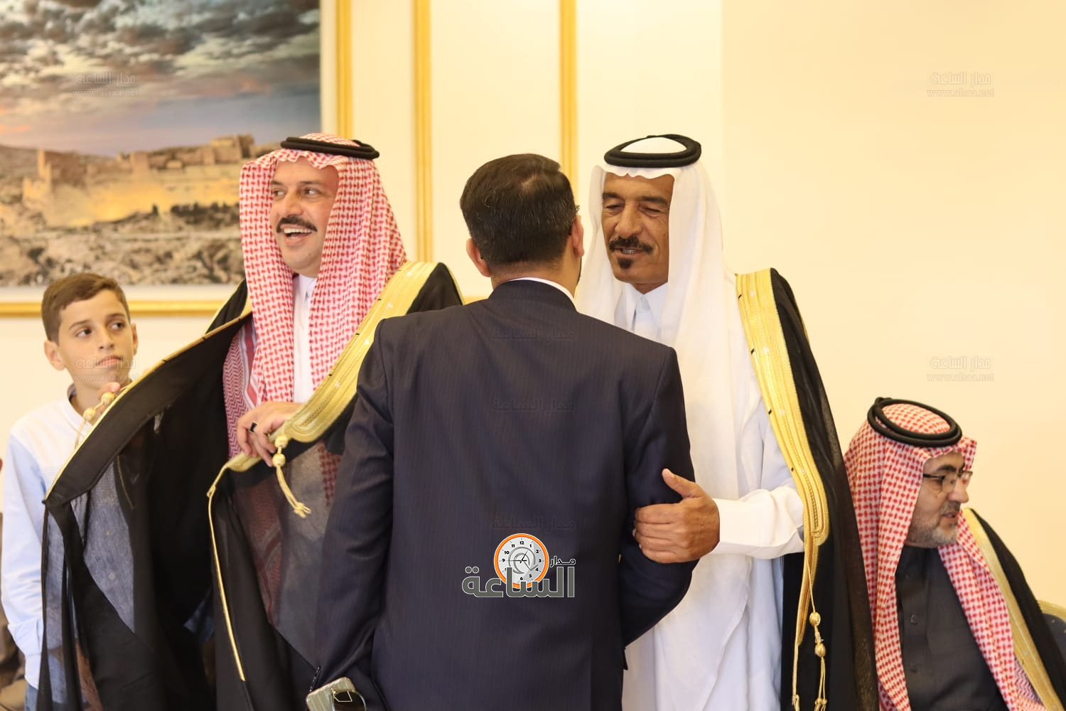 Madar Al-Saa Images 0.0031397105842947415