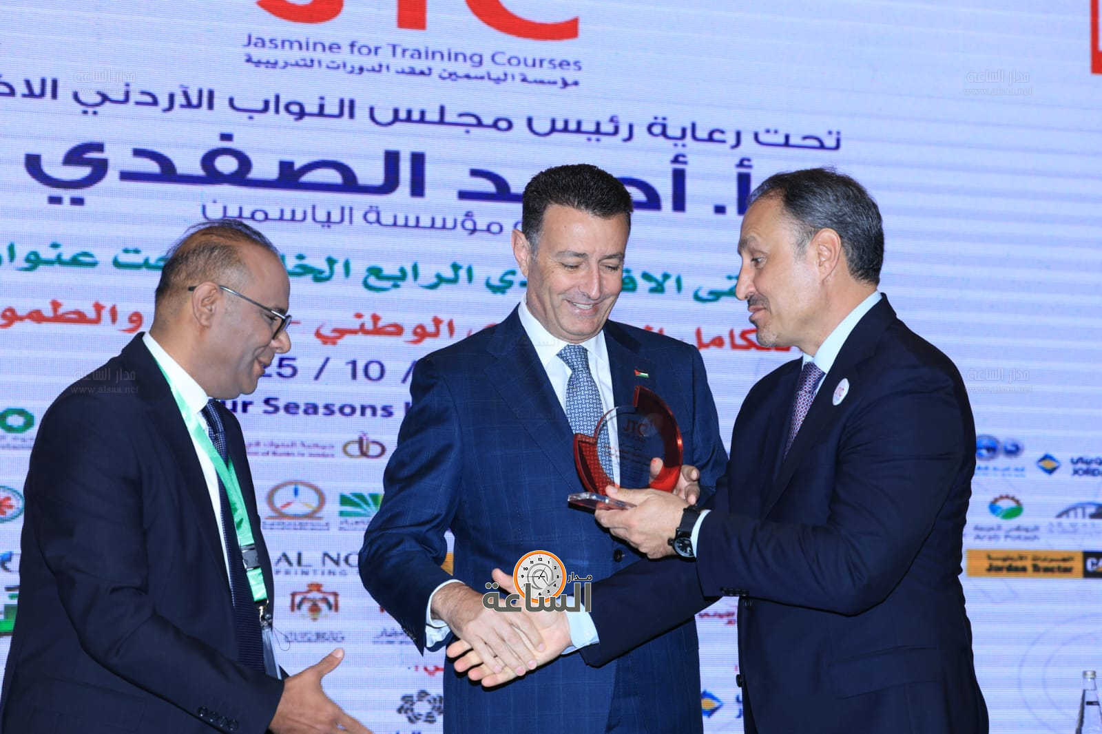 Madar Al-Saa Images 0.9705357355648252