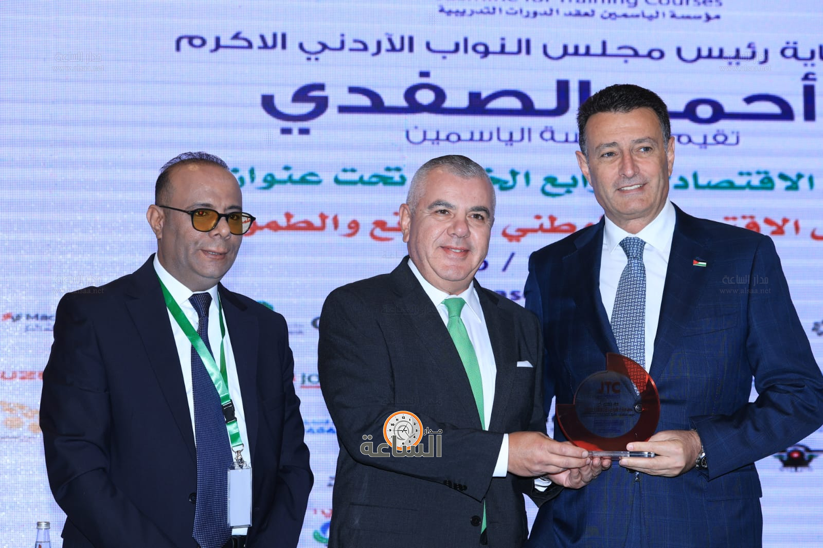 Madar Al-Saa Images 0.7294113244594587