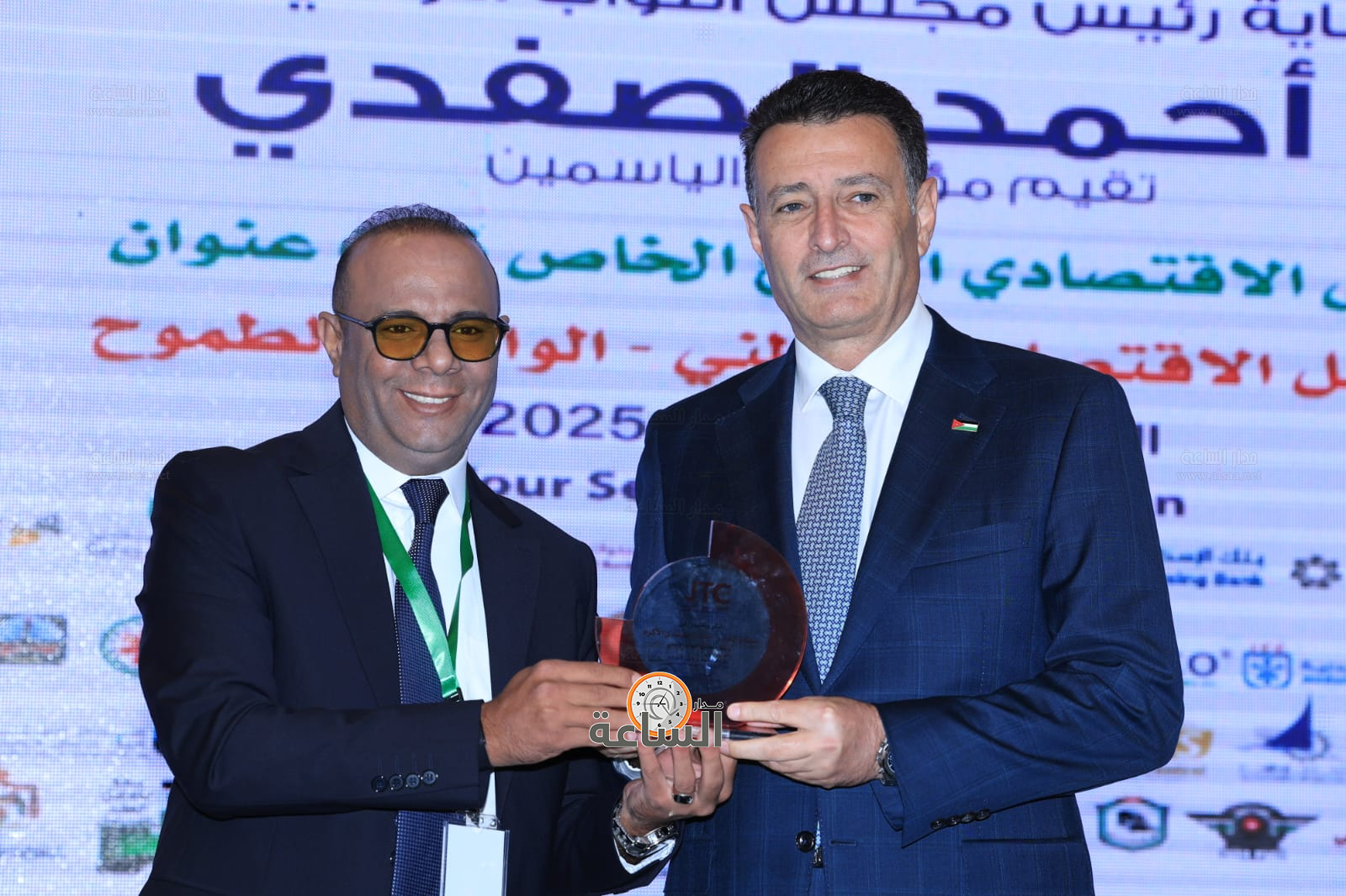 Madar Al-Saa Images 0.14349013590633763