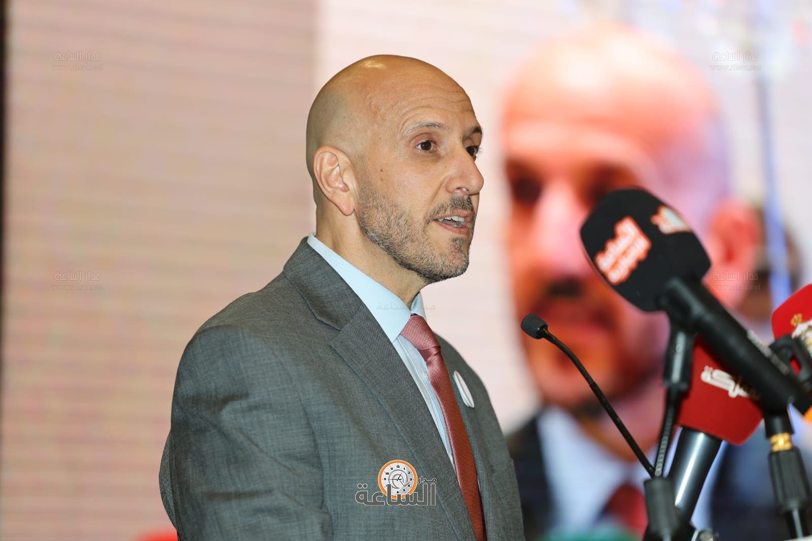 Madar Al-Saa Images 0.02584232143943266