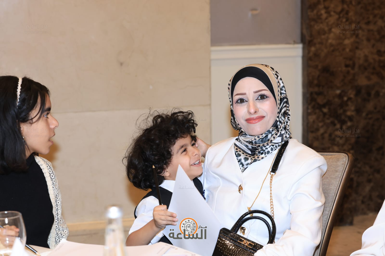 Madar Al-Saa Images 0.4012031592375511