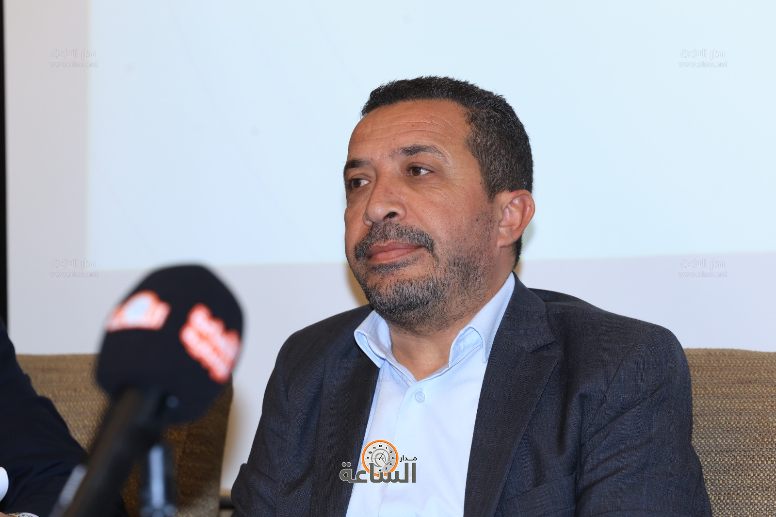 Madar Al-Saa Images 0.385482343646137