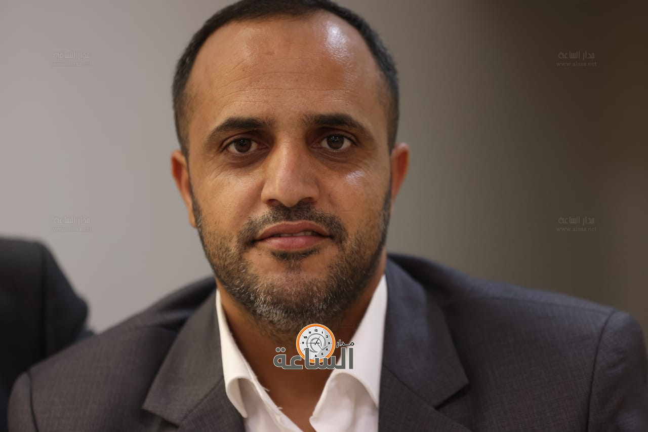 Madar Al-Saa Images 0.43300521058002817