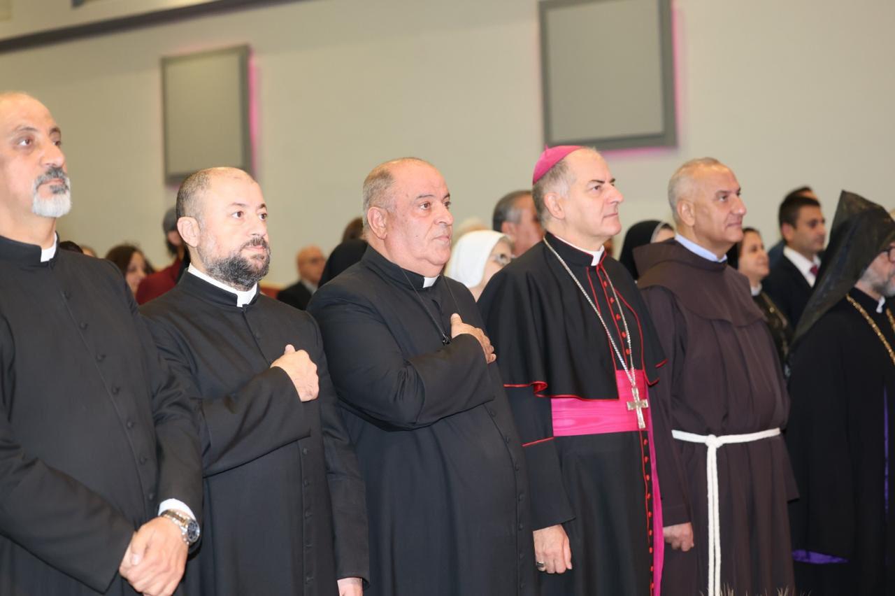 Madar Al-Saa Images 0.22537554220418