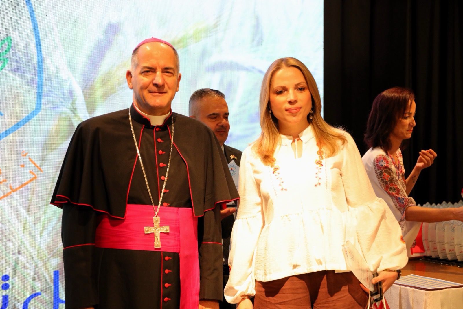 Madar Al-Saa Images 0.2865034098095457