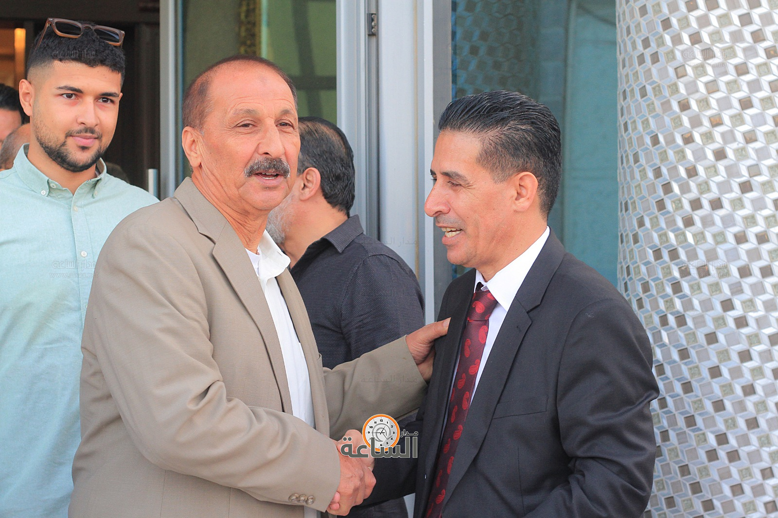 Madar Al-Saa Images 0.4559308304994154