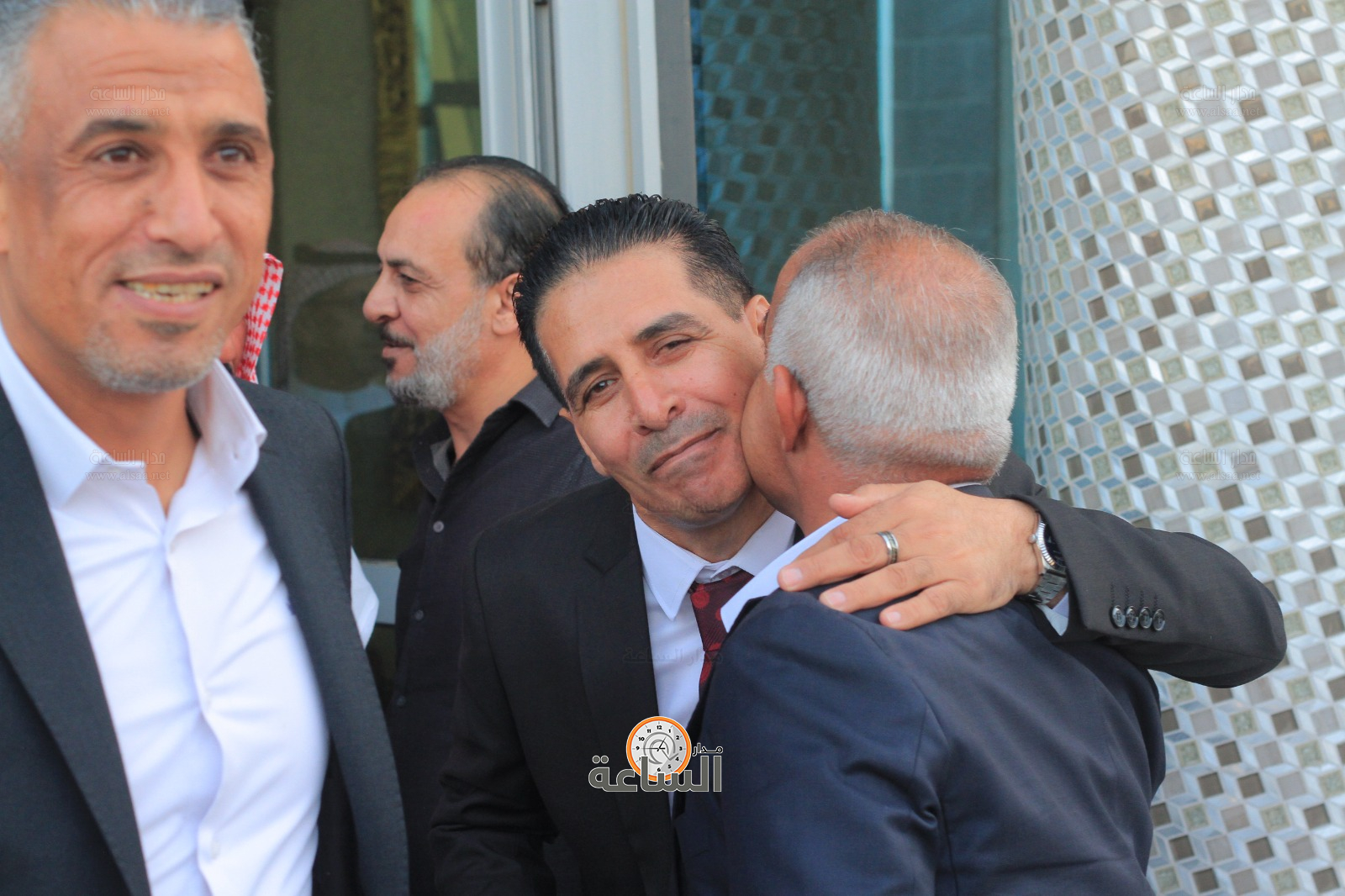 Madar Al-Saa Images 0.2825338636162844