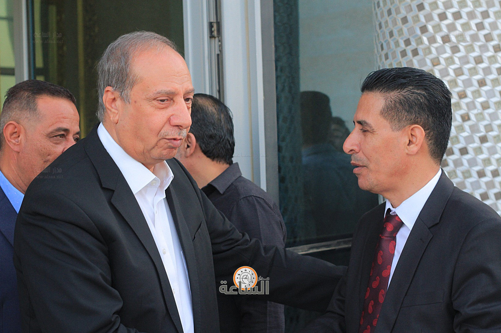 Madar Al-Saa Images 0.6497484353090085