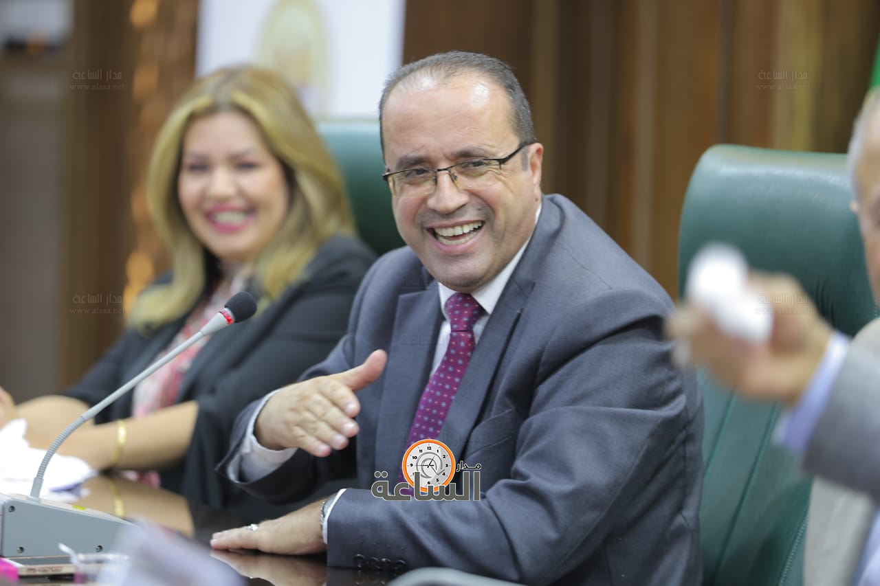 Madar Al-Saa Images 0.33227402359217384